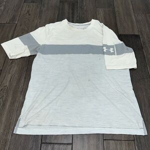 Men’s under Armour T-shirt